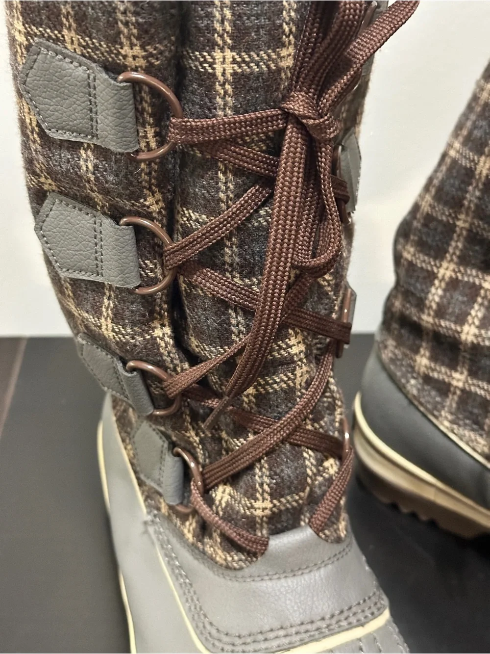 Skechers Highlanders-Klondike Sz 8.5 Tall  Plaid Duck Thinsulate Lined Boots
